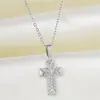 Accesorios de Collar con Colgante de Cruz de Acero de Titanio y Circonita Europeos y Americanos para Mujer, Lujo Ligero, Acero Inoxidable de Alta Gama, Cadena para Clavícula que No se Desvanece