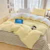 Novo Estilo Conjunto de Roupa de Cama de Algodão Lavado de Quatro Peças, Simples Liso Bicolor Conjunto Escovado de Três Peças para Dormitório Estudantil, Adequado para Todas as Estações