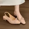 Primer Encuentro Estilo Hada Tacones Altos Sandalias Plateadas de Punta Cerrada para Mujer Verano 2026 Nuevo Estilo Francés Impresionantes Tacones Gruesos Sin Espalda