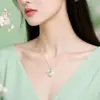 Collar con Colgante de Flor de Mariposa y Amor en Plata S925, Hebilla de Paz, Cadena para Clavícula de Niñas, Lujo Ligero, Colgante de Jade Hetian, Regalo