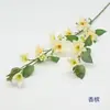 Decoração de casamento artificial 2 ramos jasmim haste única flor falsa planta artificial decoração para cenário de pousada, vitrine e arranjo floral de mesa de jantar