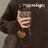 Capa de celular com design de gato retrô para Apple 17pm, iPhone 18, fofa 16, material camurça, 14 com cordão, 15 silicone
