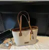 Bolso de Hombro Casual y de Moda para Mujer 2025 Nuevo Bolso Tote Retro de Gama Alta Gran Capacidad Casual Bolso de Axila