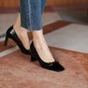 Zapatos de mujer de primavera 2023, estilo retro, con tacón alto interior y exterior de piel, con punta cuadrada y hebilla metálica.
