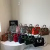 Bolso de Mano de Lujo Ligero Transfronterizo, Bolso Cruzado para Mujer, Estilo Nuevo con Hebilla de Cierre, Bolso de Hombro Versátil, Patrón de Lichi, Bolso de Mano de Alta Gama para el Trabajo