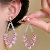Aretes de aguja plateada con diamantes, borlas geométricas de perlas, ultra brillantes, lujosos y exquisitos, personalizados y elegantes, aretes de alta gama