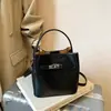 2026 Bolsas Femininas Modernas e Estilosas, Design de Nicho Casual, Bolsa de Ombro Único Transversal, Nova Bolsa Saco da Primavera