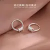 Brincos Pequenos de Cintura Estilo Coreano Simples para Mulheres, Design de Nicho, Alto Padrão, Luxo Acessível, Estilo Cool, Compacto Elegante, Brincos Versáteis
