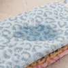 Pano de Limpeza com Estampa de Leopardo para Comércio Exterior Transfronteiriço 30*30 Veludo Coral Absorvente Toalha de Cozinha Limpeza Doméstica Pano de Prato Toalha Pequena