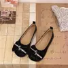 Nuevos Mocasines Planos Poco Profundos Estilo Coreano Talla Grande con Lazo de Pedrería para Madres, Colección Primavera y Otoño 2026