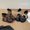Botas Martin para Meninas 2026 Outono Novo Estilo Botas Curtas para Meninas Botas de Couro Vintage Britânicas de Cano Médio para Crianças Botas da Moda