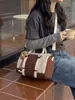 Bolso de hombro ligero y versátil de moda nuevo para el otoño 2026, gran capacidad, bolso tote casual para el día a día, bolso cruzado