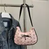 Bolsa de Axila Niche Design com Laço para Mulheres 2025 Nova Bolsa de Mão Moda Bolsa Transversal de Ombro Bolsa Doce Baguete