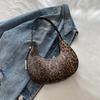 Hermoso Bolso Media Luna Personalizado Moderno Bolso de Hombro Cruzado 2025 Nuevo Bolso de Moda Bolso Casual Elegante de Axila para Mujer