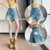 Shorts jeans rasgados com bainha irregular desfiada para mulheres, verão 2026, finos, estilo A, soltos, estilo Hong Kong, street, cobrindo o quadril, hot pants
