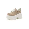 Zapatos de mujer de 10 cm estilo nuevo para mujeres menudas, zapatos con plataforma de suela gruesa para aumentar la altura, zapatillas de entrenamiento casual estilo retro Forrest Gump, alemanas