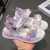 Tenis de Dibujos Animados para Niñas Verano 2025 Nuevos Zapatos de Playa Versátiles de Moda con Suela Suave Antideslizantes para Niños Mayores Tendencia