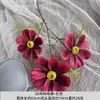 Flor de Cosmos Simulada de 3 Cabezas Boda China Nueva Tela 3D Flor de Cosmos de 3 Cabezas Decoración del Hogar Accesorios de Fotografía Arte Floral