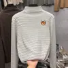 Camisa de Manga Longa com Gola Meia-Alta, Listrada em Veludo Engrossado, para Meninas, Outono e Inverno, Novo Estilo, Roupa de Baixo, Roupas Infantis, Tops Infantis Médios e Grandes