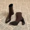 Botas Curtas de Salto Alto Bico Fino Estilo Europeu e Americano para Mulheres, Novo Modelo Outono e Inverno 2025, Plataforma Impermeável, Botas Muito Estilosas e Emagrecedoras