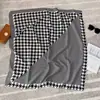 2026 Nuevo Bufanda Cuadrada de Alta Gama Europea y Americana con Letra V para Mujer, Chal Versátil Elegante de Otoño e Invierno, Bufanda de Seda, Bufanda para Camisa