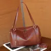 Nova Bolsa Boston de Couro de Vaca de Primeira Camada Retrô Grande Capacidade Textura Simples Ombro Único Transversal Bolsa Grande Venda Direta da Fábrica