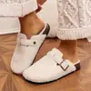 Nuevo modelo de comercio exterior: Zuecos de mujer de pelo rizado de imitación de cordero, pantuflas de algodón cálidas y gruesas estilo Birkenstock de felpa para cruzar la frontera, estilo perezoso