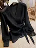 Camisa Elegante de Manga Larga con Retazos de Encaje y Cuello en V para Mujer Cintura Ajustable con Lazo Estilo Cruzado Temperamento Elegante Top Versátil