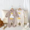 Roupas de Bebê Outono e Inverno Novo Macacão para Meninos e Meninas Bebê Manga Longa Fio de Algodão Tricô Suéter Para Sair Roupas de Escalada Pato Pequeno