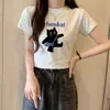 Camiseta de Verano 2026 para Mujer, Estilo Americano, Hombros Rectos, Estampado de Gatitos, Manga Corta, Diseño Nuevo, Juvenil, Versátil, Top Casual