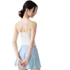 Top de tirantes dobles para yoga para mujer con un hermoso diseño en la espalda, cuello en U, copas fijas, camisola de fitness, top para entrenamiento de Pilates