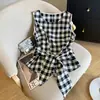 Camisa Xadrez Feminina Verão 2025 Novo Estilo Luxo Acessível High-End Redutor de Idade Estilo Estrangeiro Fina de Verão Top Sem Mangas com Cadarço