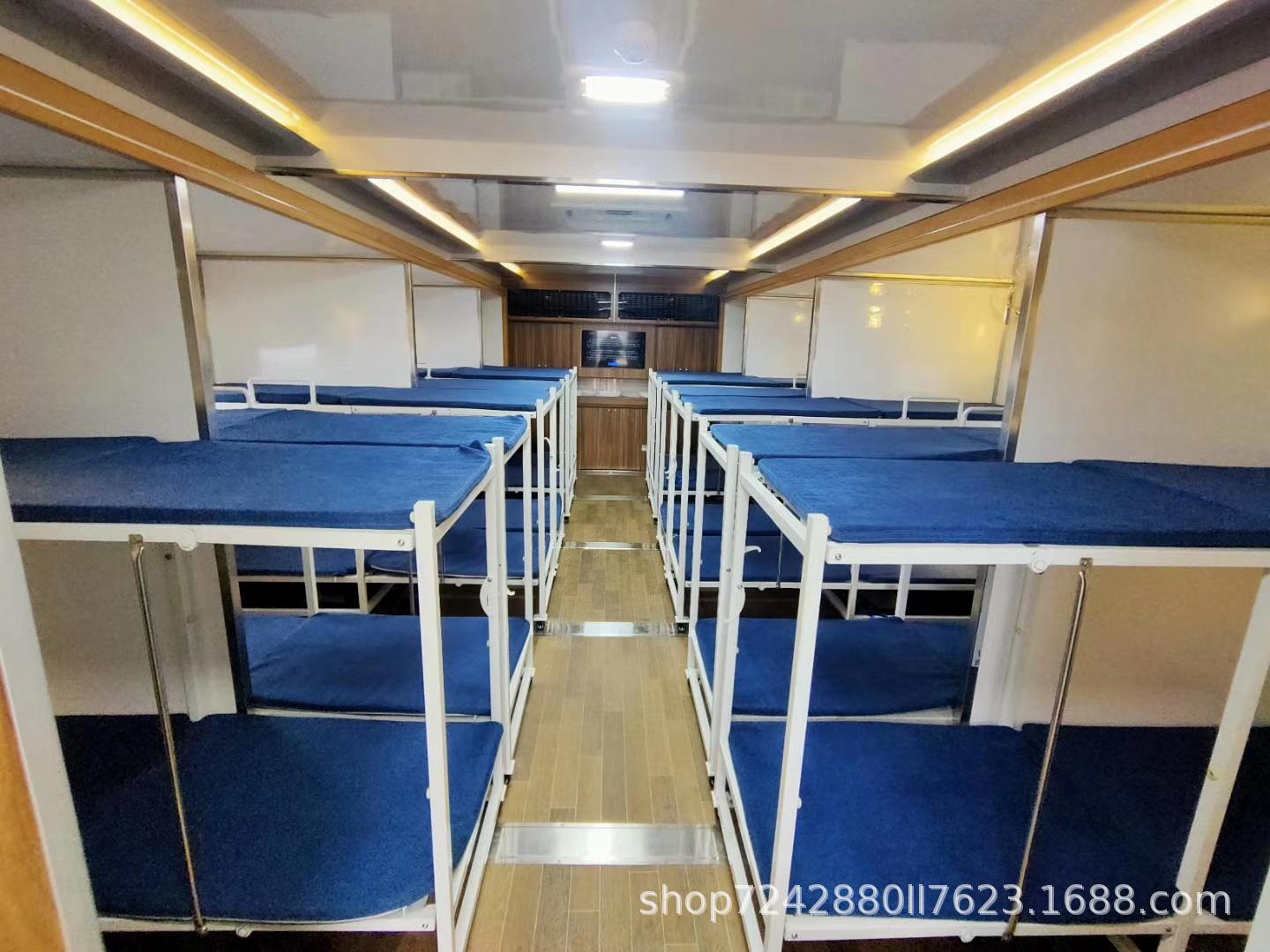 宿营车内饰 (4).jpg