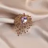 Broche Borboleta de Vidro de Luxo de Alto Padrão Transfronteiriço, Cristal Retro Incrustado com Diamantes, Elegante e Estiloso Broche para Blazer de Terno para Mulheres