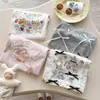 Camiseta de manga corta para niñas, nuevo estilo de verano 2026, camiseta con estampado de dibujos animados para niñas, absorbente de sudor, transpirable, agradable para la piel, moderna