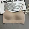 Top de tubo sin costuras con tirantes finos anti-exposición para mujeres con poco busto, anti-caída, sin aros, sujetador push-up