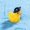 Paisaje miniatura de comercio exterior transfronterizo, figuras creativas de patitos amarillos con temática pirata, accesorios decorativos DIY, mini adornos de escritorio