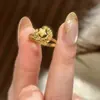 Nuevo Anillo de Estrella y Luna Cepillado para Mujer, Elegante y de Alta Gama, Anillo Abierto de Moda y Versátil con un Diseño Sencillo y Único