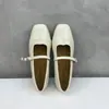 Sapatos Rasos Quadrados de Uma Tira 2026 Estilo Novo Primavera e Outono Sola Macia Patchwork Boca Rasa Salto Escondido Sapatos Mary Jane para Mulheres