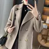Casaco de Lã Feminino 2025 Curto Outono e Inverno Petite Solto Roupa Exterior Fora de Temporada Casaco de Lã com Gola Blazer Moderno