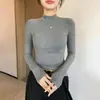 Camisa Básica de Gola Alta para Mulheres, Camiseta Branca para Figuras Baixas, Top Elegante e de Alta Qualidade com Caimento Slim e Mangas Longas para Outono e Inverno
