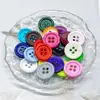 Botones de resina coloridos de cuatro agujeros con borde fino para camisas infantiles botones redondos cosidos a mano botones infantiles de borde fino botones decorativos