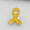 Broche de aleación con forma de corazón que gotea aceite y logo de cinta roja Insignia de ayuda Símbolo internacional del VIH Etiqueta de publicidad de bienestar público