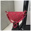 Bolso de Mujer 2026 Nuevo Modelo Moda Europea y Americana Estilo Punk Bolso de Hombro Tachonado para Mujer Bolso Cruzado Tipo Dumpling para Viajes de Trabajo Moderno