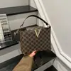 Bolsa quadrada pequena feminina retrô e simples 2026 primavera nova alta-costura casual para o dia a dia, bolsa de ombro e transversal da moda