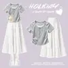 Conjunto de Saia para Meninas 2026 Novidades de Verão Tamanhos Médio e Grande Infantil T-shirt de Manga Curta Doce com Laço Conjunto de Duas Peças