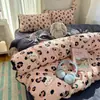 Juego de Ropa de Cama de Gasa de Doble Capa Clase A para Niños de Cuatro Piezas Modelo Nuevo 2025 Funda de Edredón Individual para Dormitorio Estudiantil Juego de Tres Piezas 3
