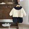 Roupas de Bebê para Outono e Inverno, Conjunto Acolchoado Espesso para Meninas para o Final do Outono, Novo Estilo para Bebês e Crianças Pequenas, Conjunto de Três Peças de Inverno para Bebês de Um Ano