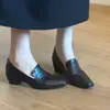 Zapatos Slip-on Retro Negros First Encounter para Mujer, Adelgazantes, Versátiles, Tacón Oculto, Zapatos Pequeños de Cuero para el Trabajo