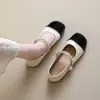 Zapatos de cuero de estilo francés, populares, de una sola tira, disponibles en tallas grandes, nueva colección 2026, planos, Mary Janes de punta poco profunda, plateados, para usar al aire libre